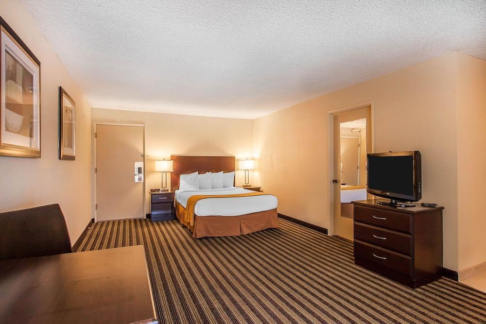 Quality Inn & Suites Vancouver - Hazel Dell Екстериор снимка