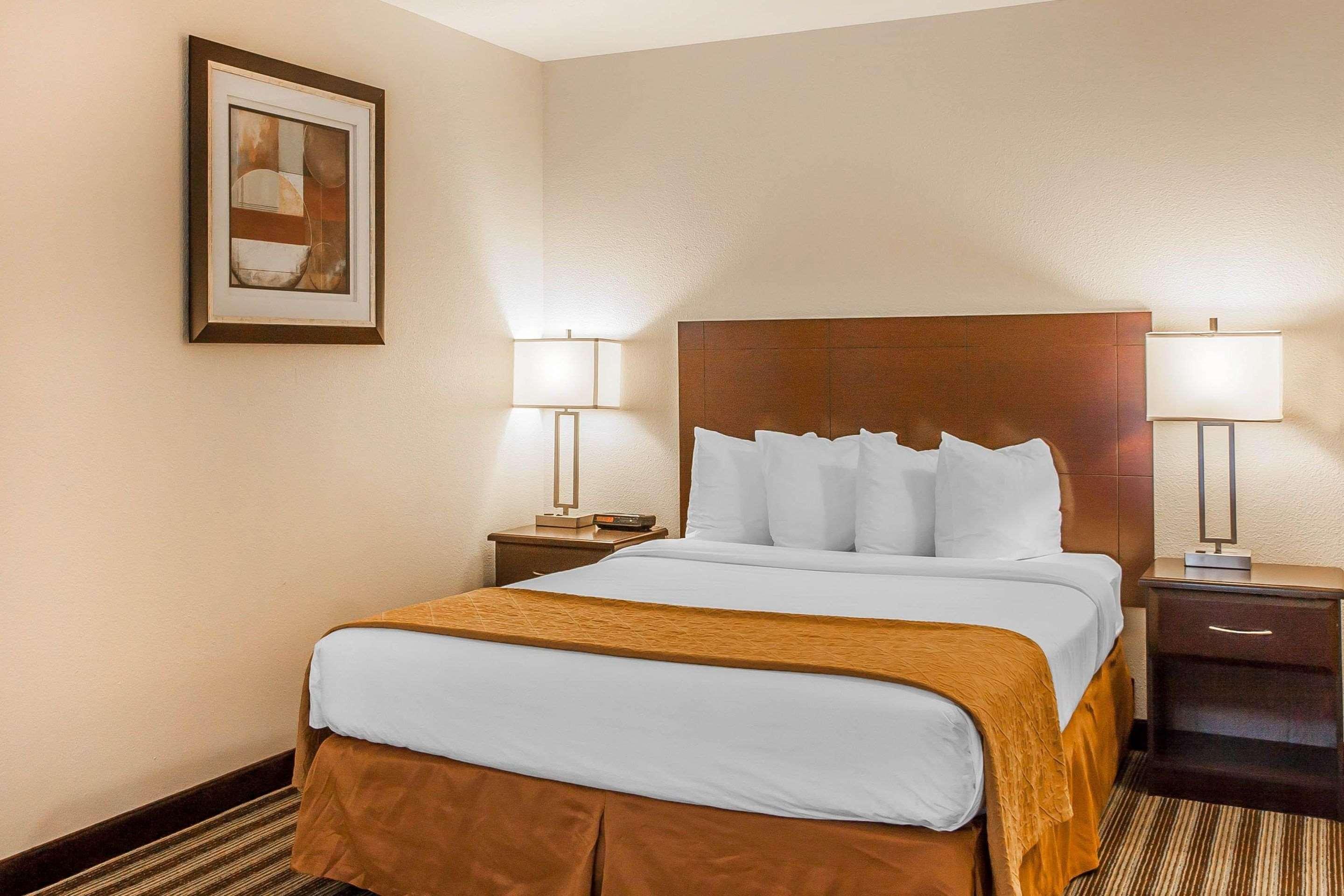 Quality Inn & Suites Vancouver - Hazel Dell Екстериор снимка