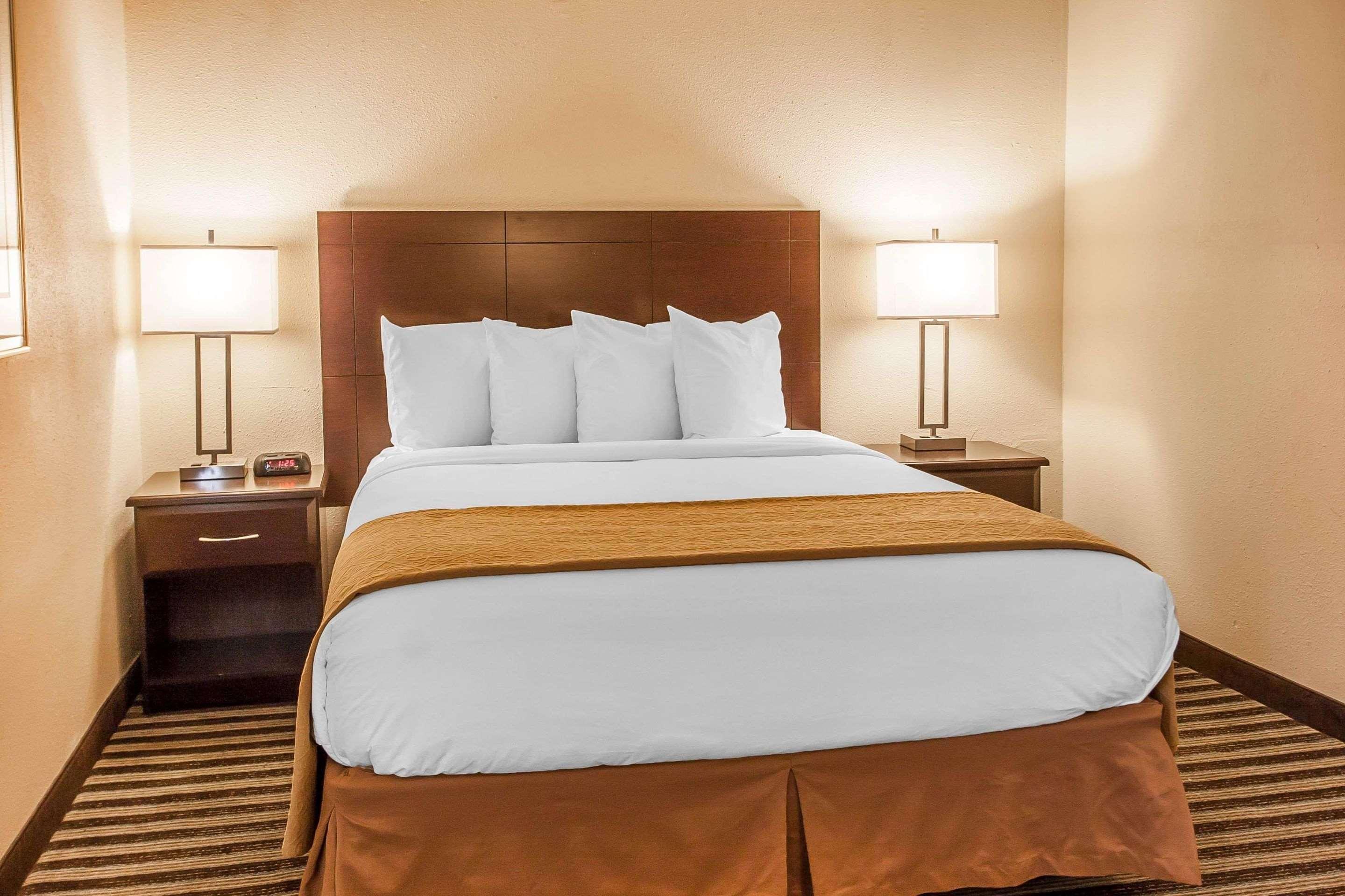 Quality Inn & Suites Vancouver - Hazel Dell Екстериор снимка