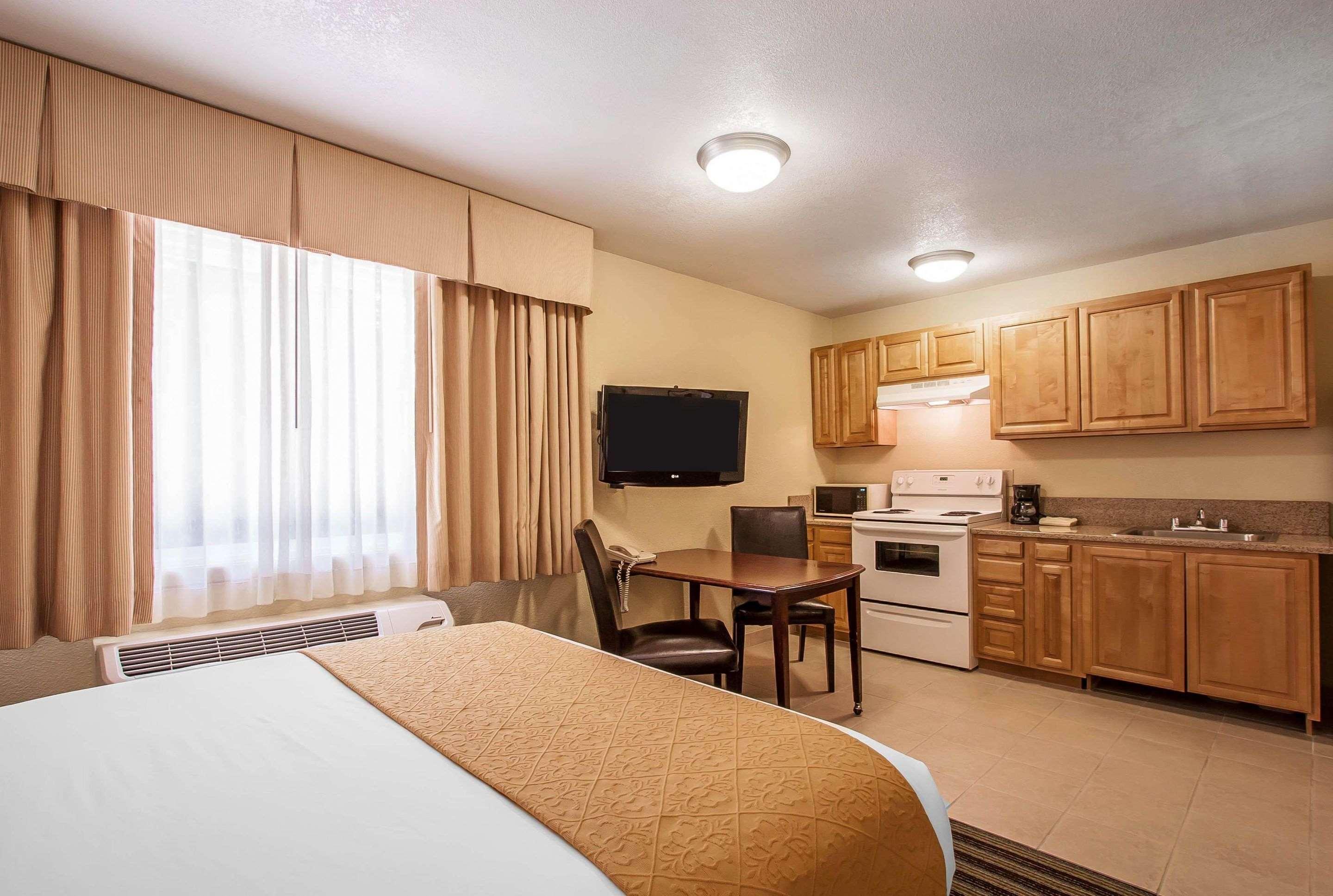 Quality Inn & Suites Vancouver - Hazel Dell Екстериор снимка