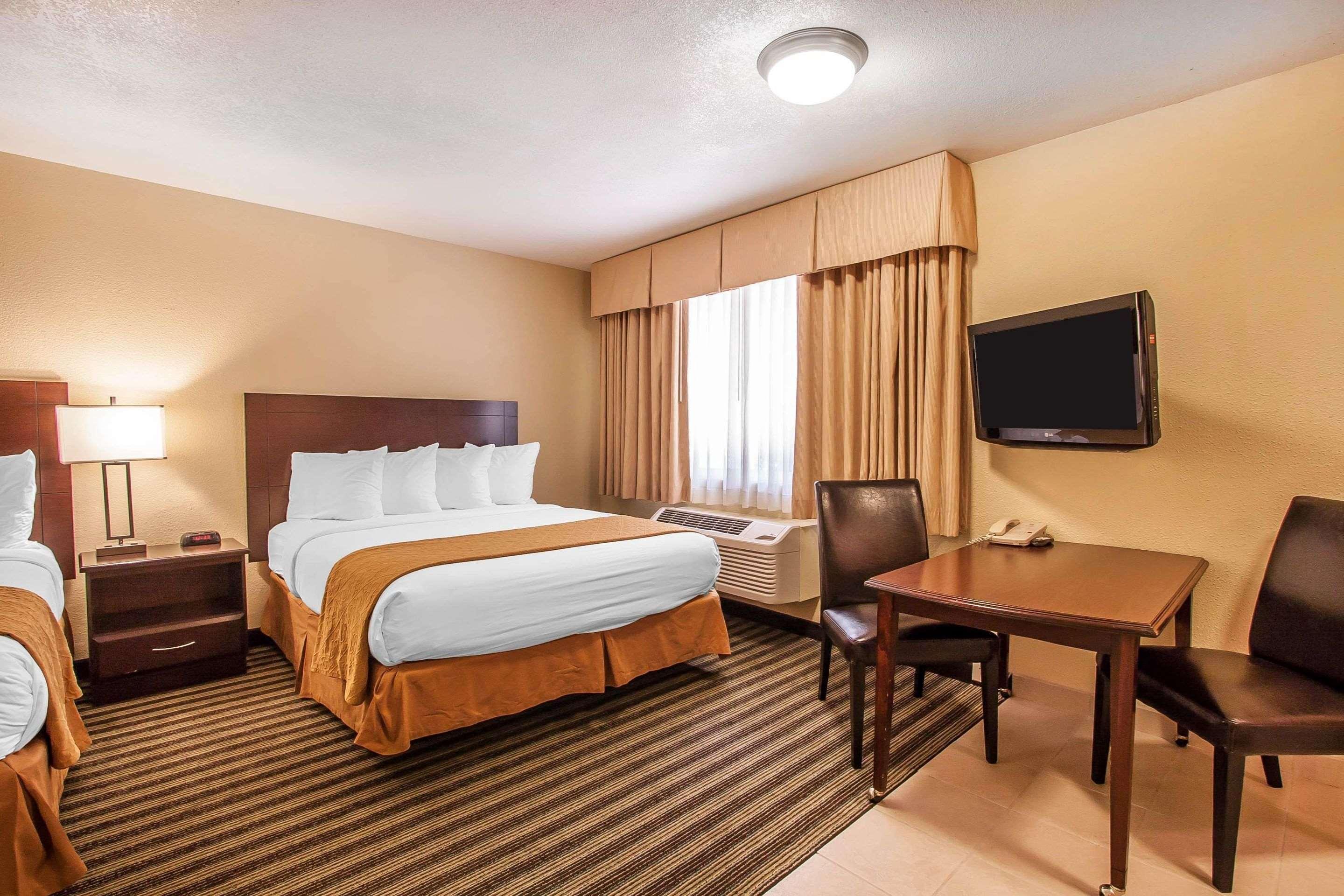 Quality Inn & Suites Vancouver - Hazel Dell Екстериор снимка