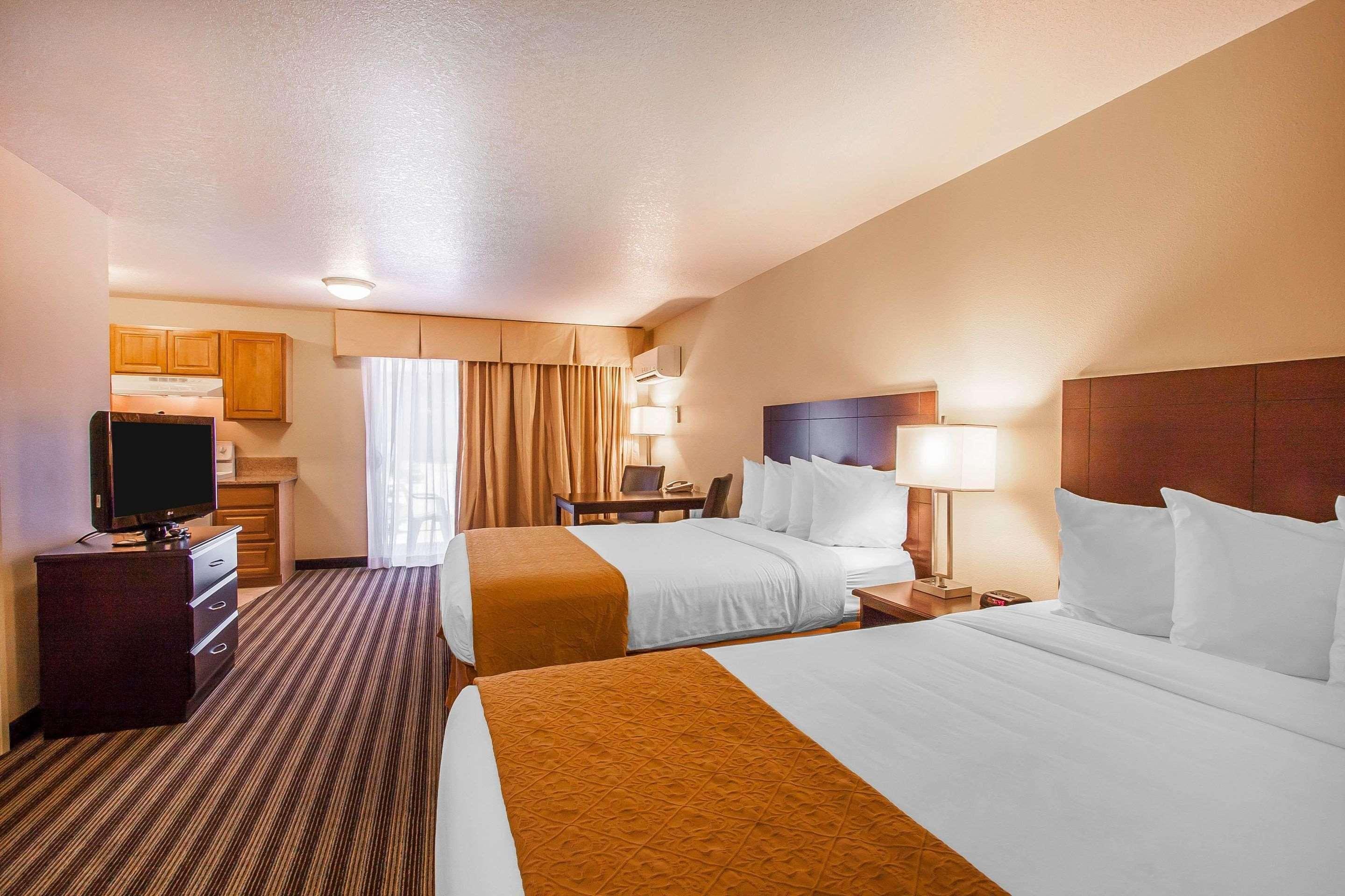 Quality Inn & Suites Vancouver - Hazel Dell Екстериор снимка
