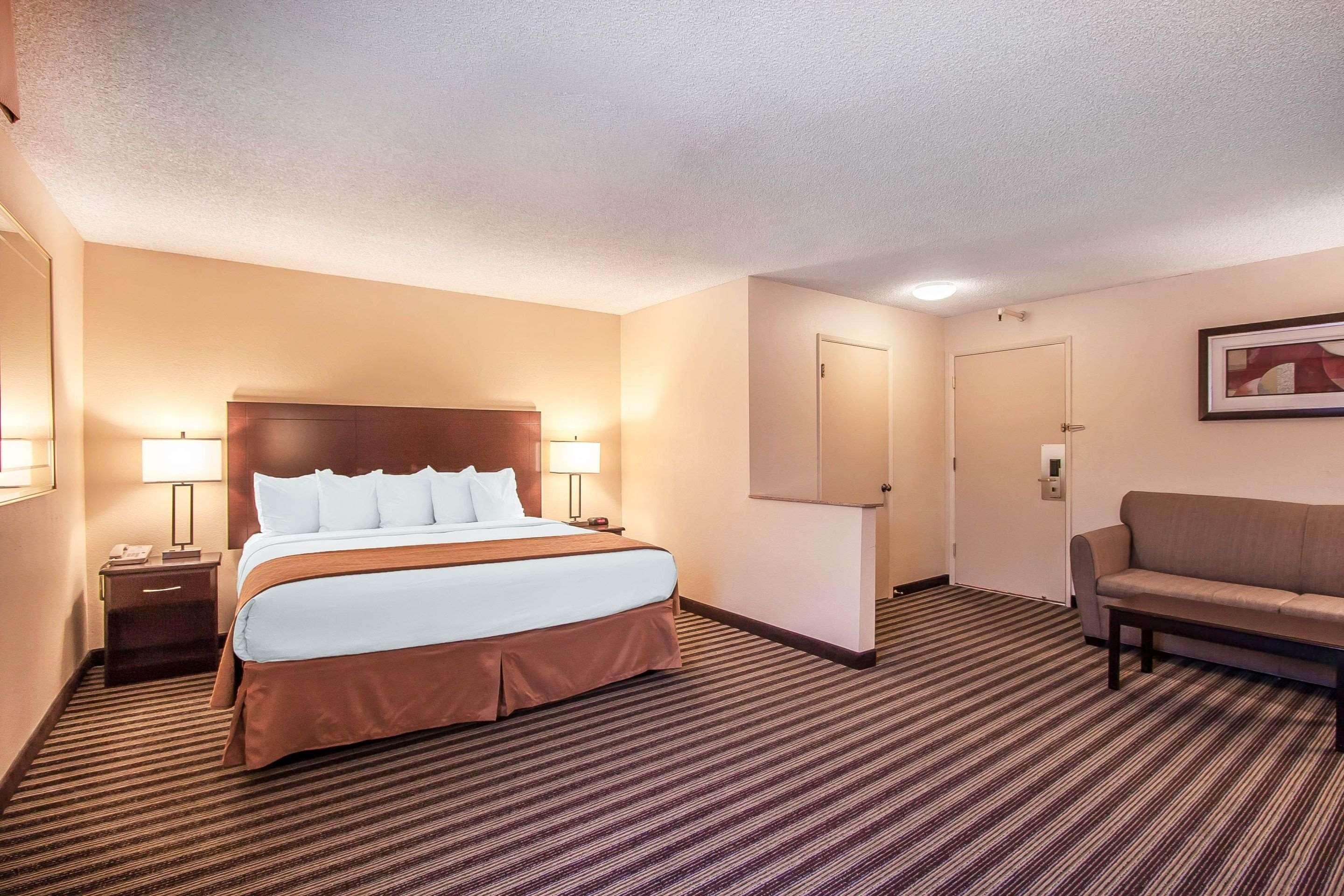 Quality Inn & Suites Vancouver - Hazel Dell Екстериор снимка