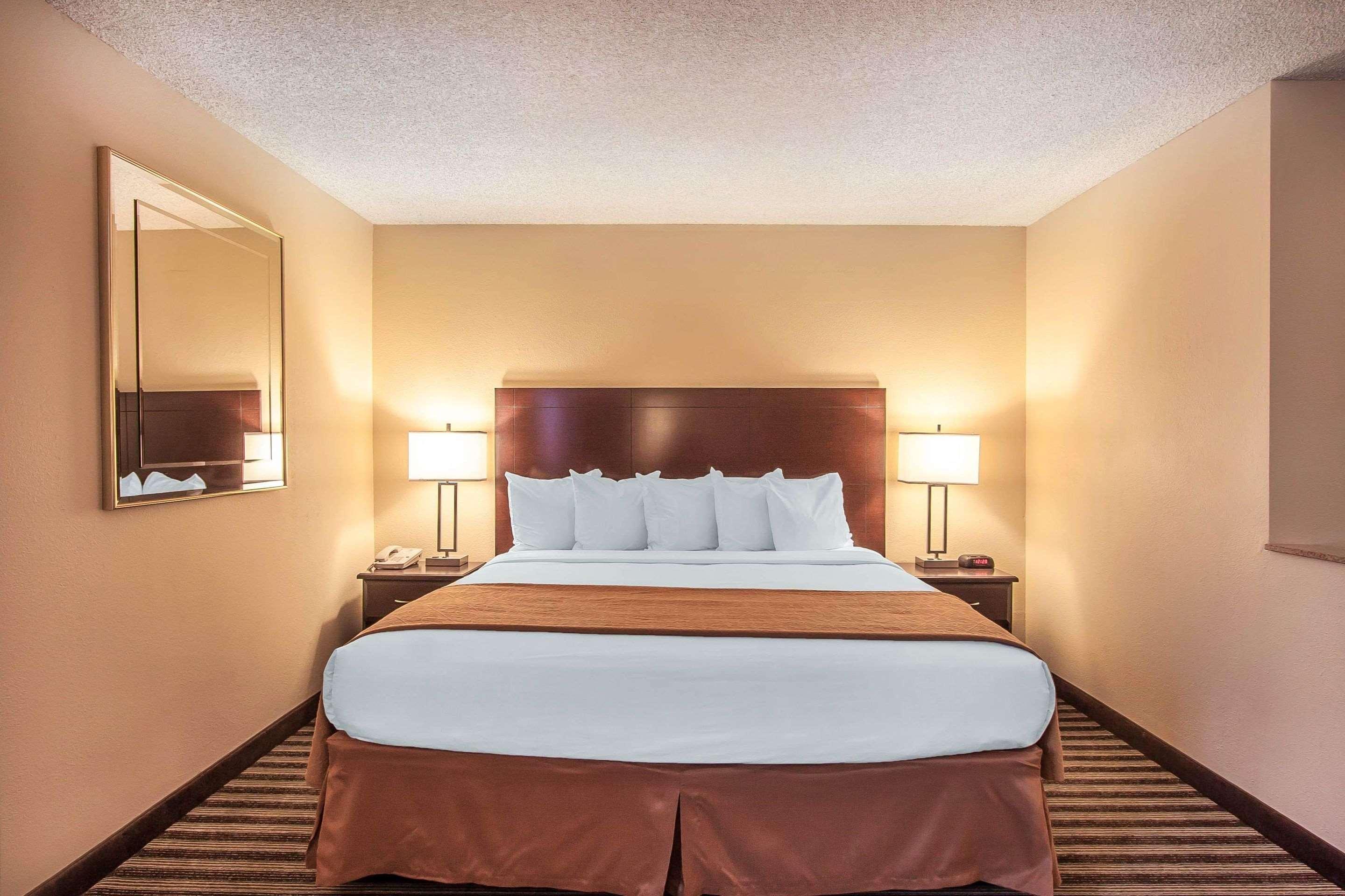 Quality Inn & Suites Vancouver - Hazel Dell Екстериор снимка
