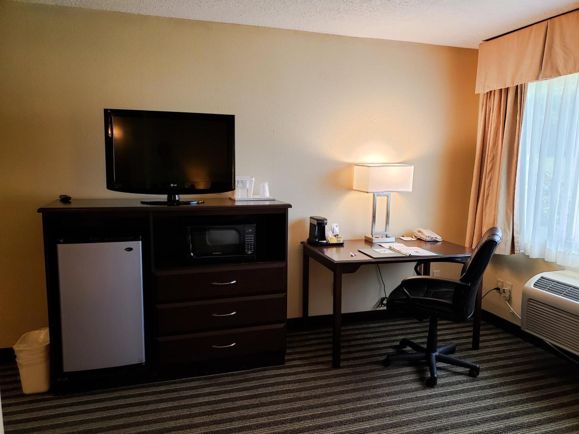 Quality Inn & Suites Vancouver - Hazel Dell Стая снимка
