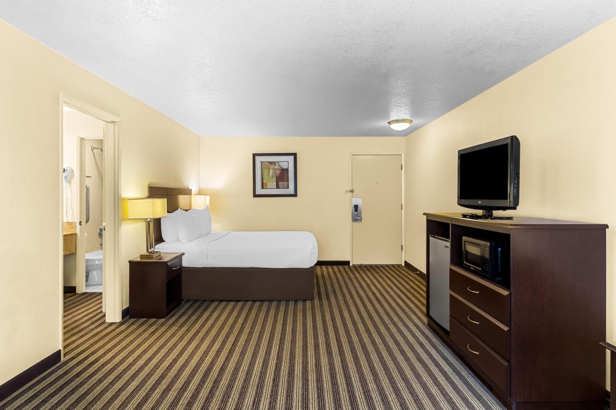 Quality Inn & Suites Vancouver - Hazel Dell Екстериор снимка