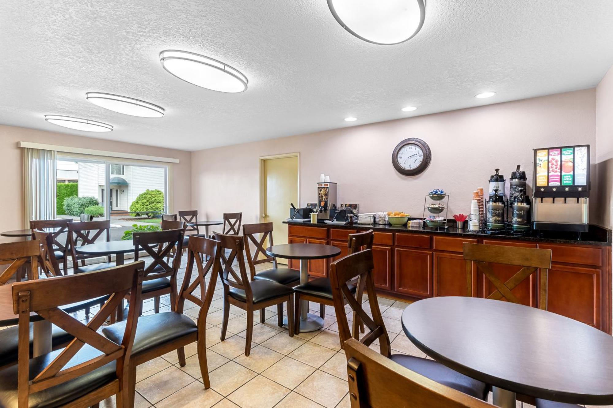 Quality Inn & Suites Vancouver - Hazel Dell Екстериор снимка