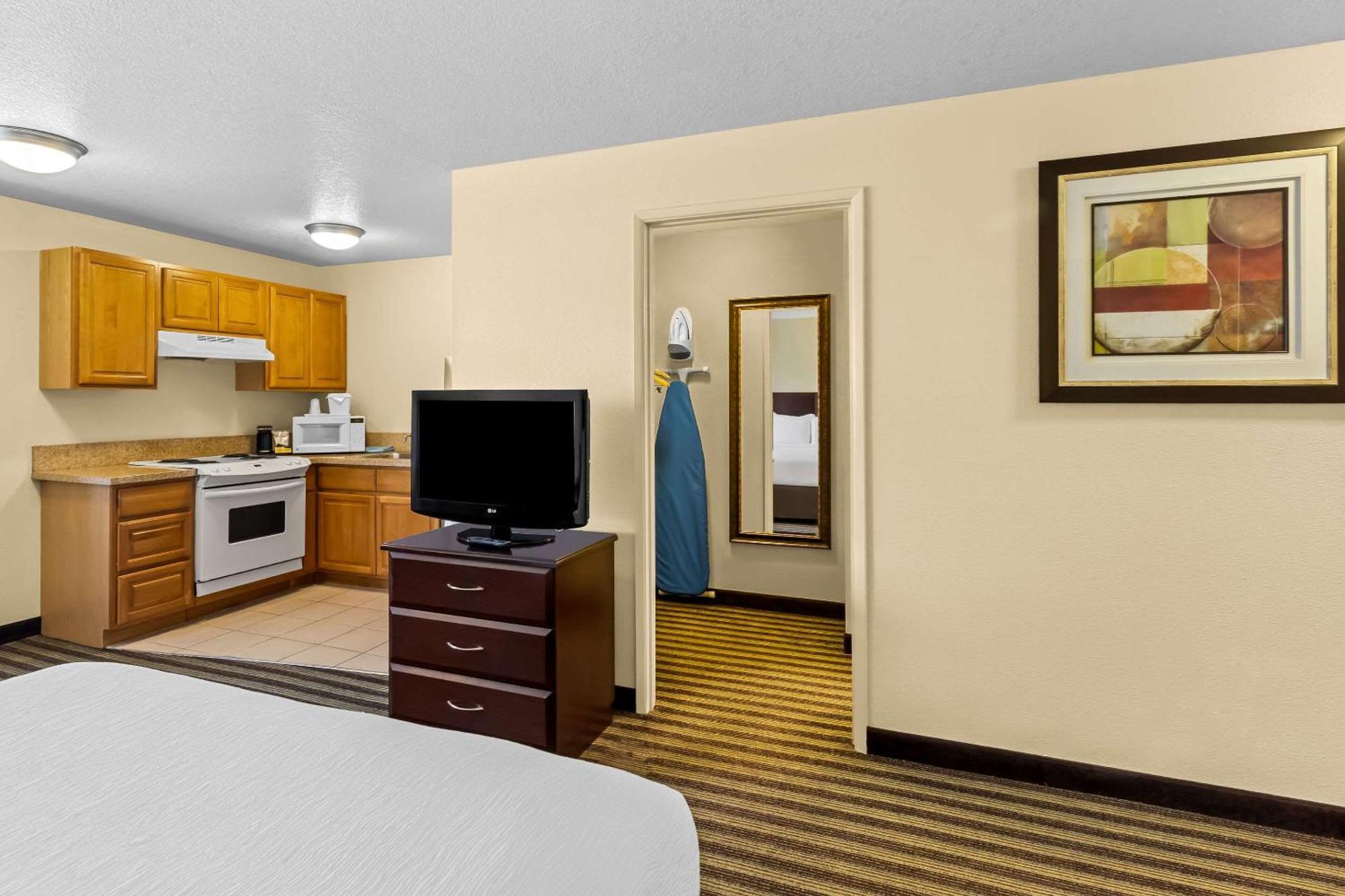 Quality Inn & Suites Vancouver - Hazel Dell Екстериор снимка