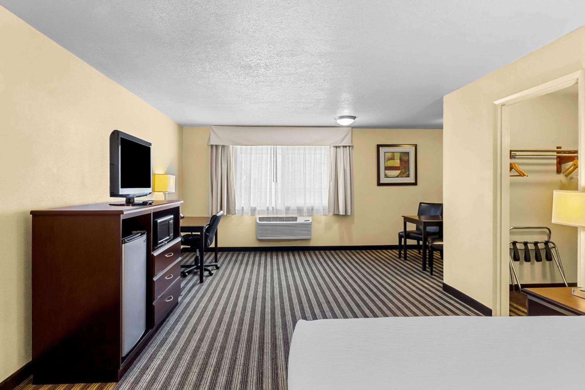 Quality Inn & Suites Vancouver - Hazel Dell Екстериор снимка