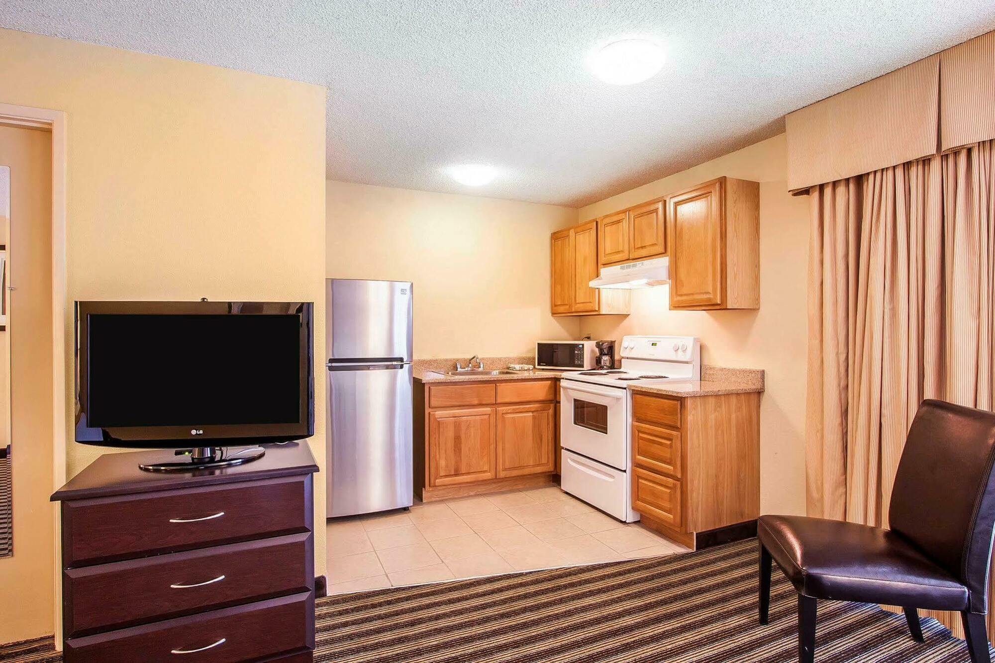 Quality Inn & Suites Vancouver - Hazel Dell Екстериор снимка